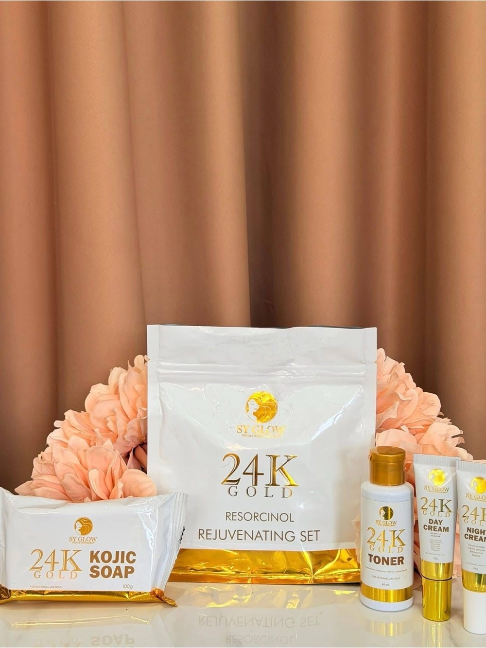 24K Gold Rejuvenating Moisturizer Set – White & Gold